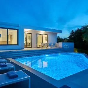 Kyamon Estate Luxury Villa